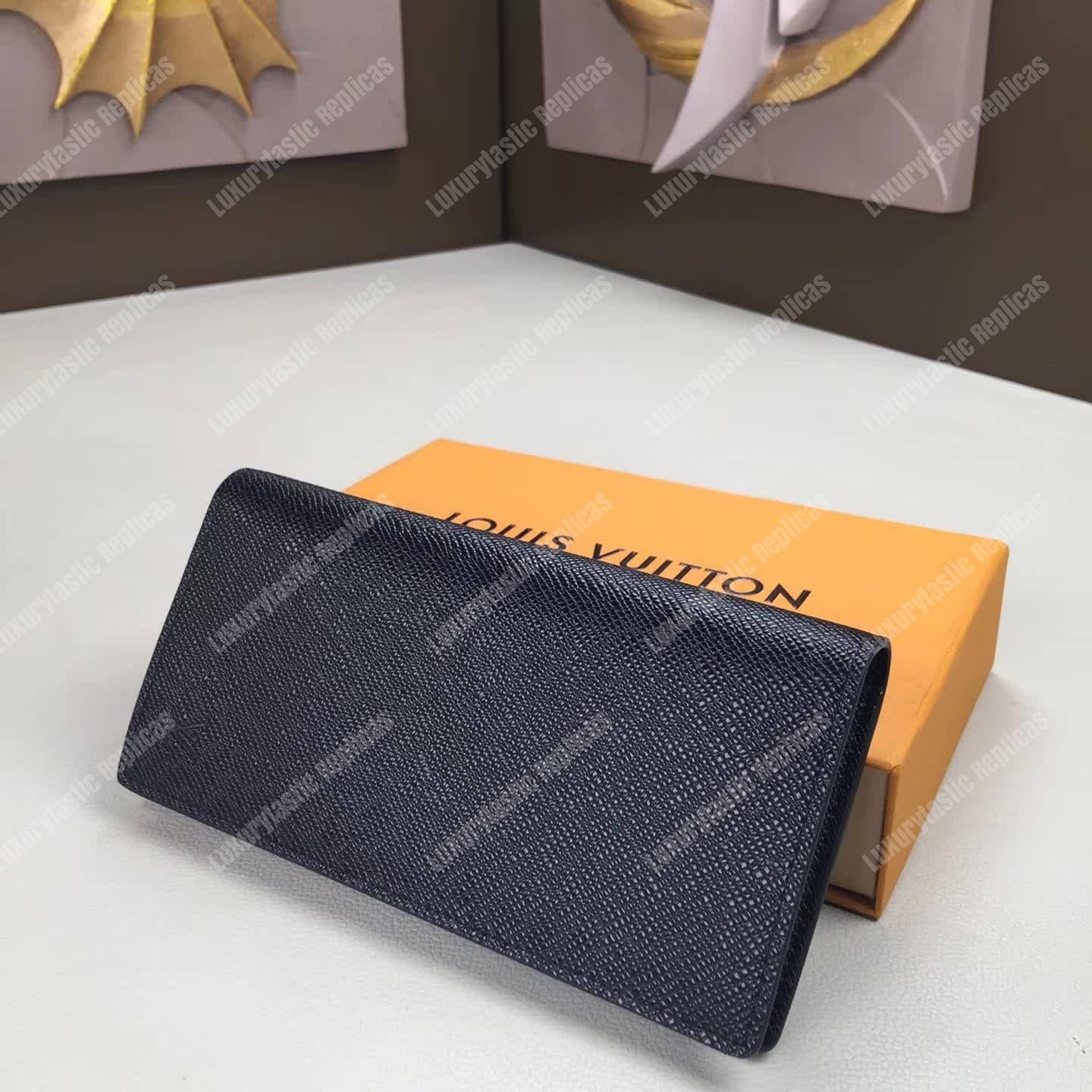 LV Brazza Wallet Taiga Leather Noir