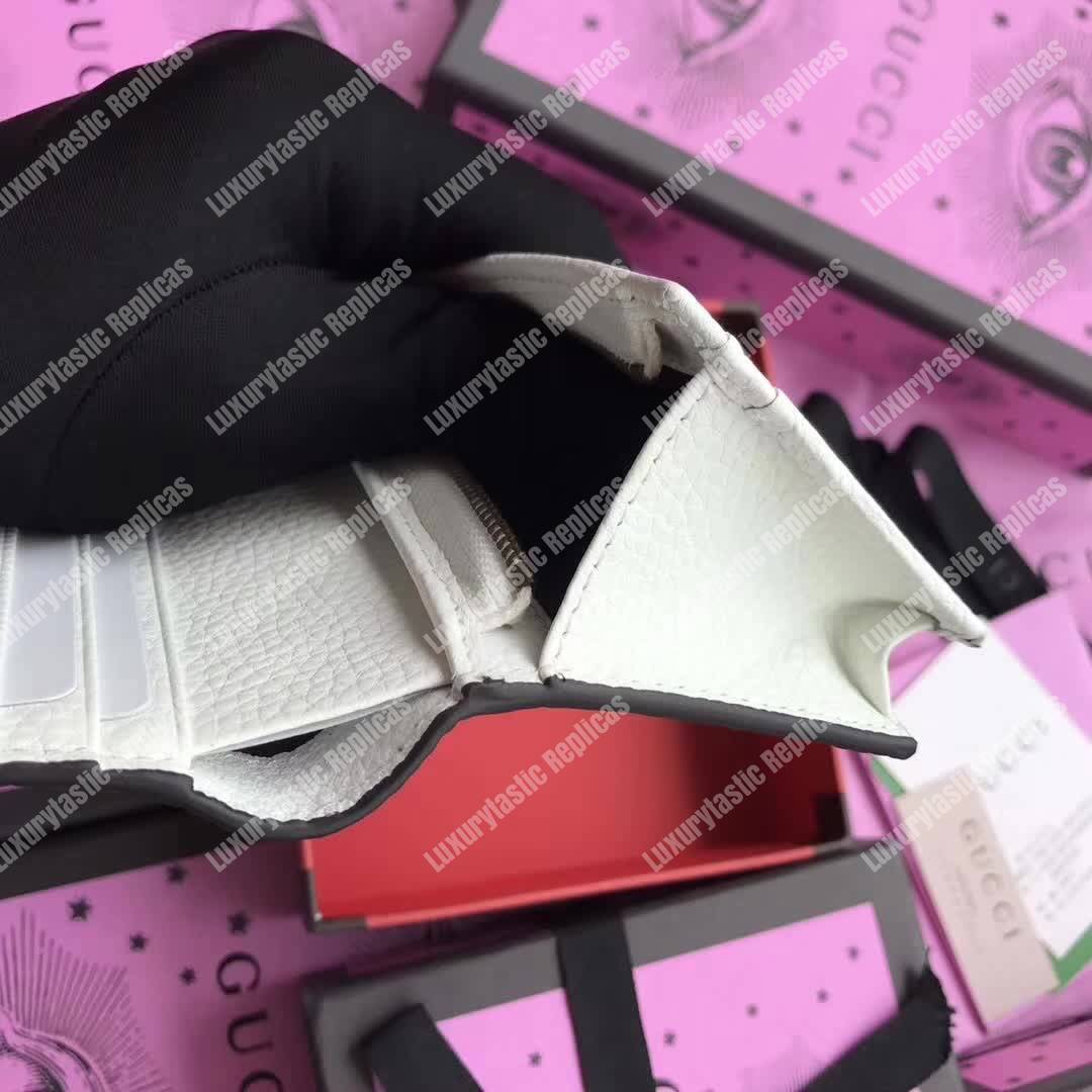 G*u*i animalier card case white with bee