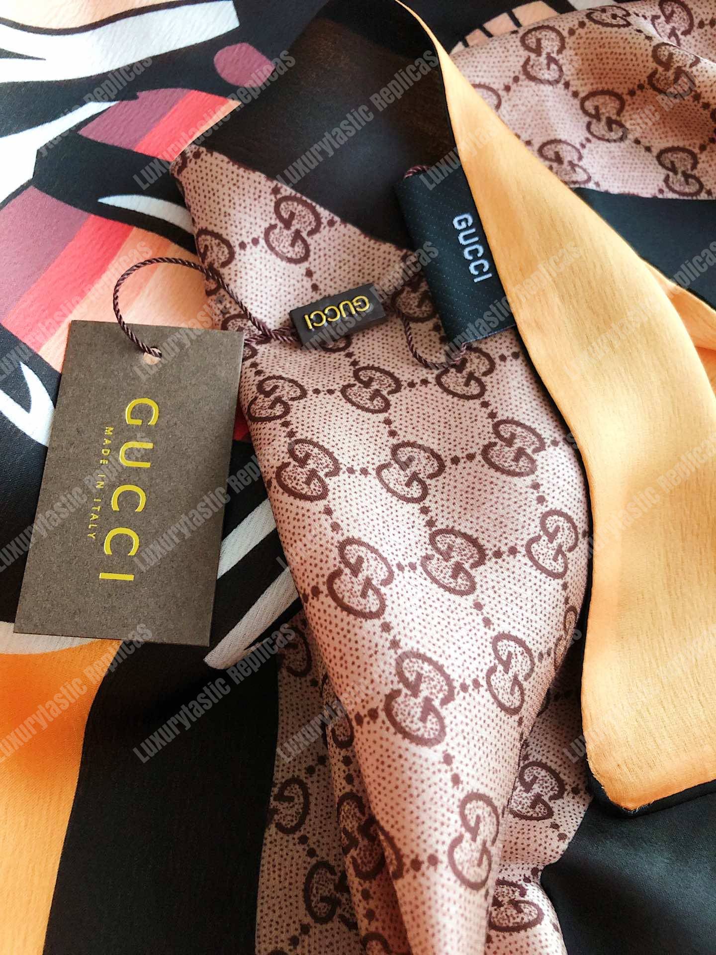 G*u*i bee print wool stole black