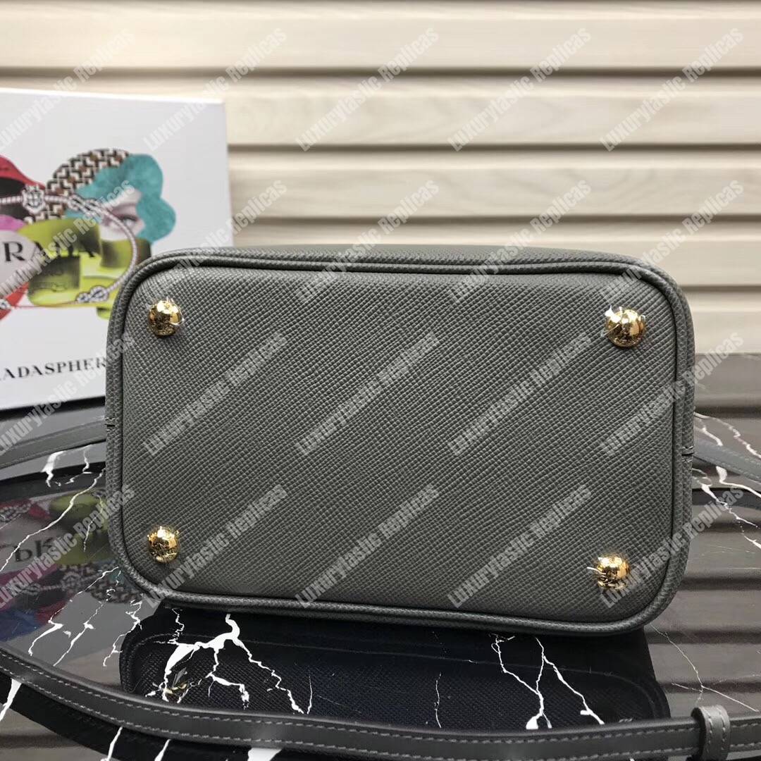 Pra*a panier medium bag grey