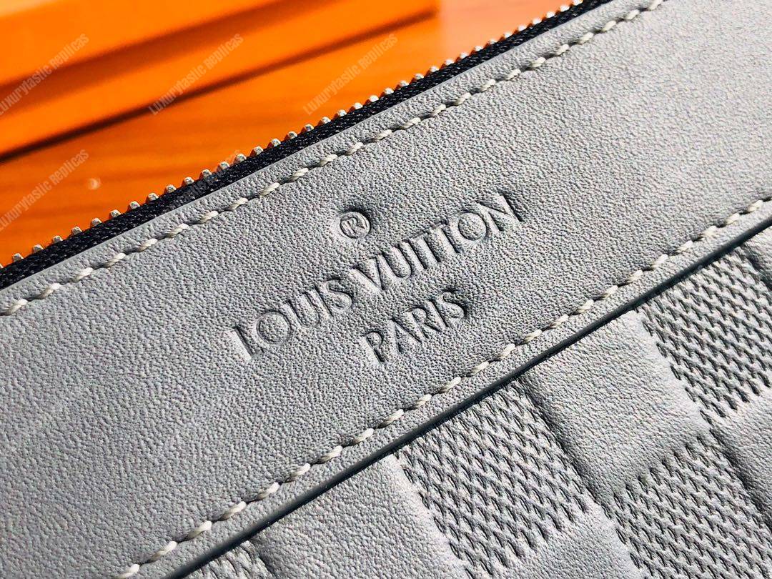 LV Discovery Pochette Damier Infini Taupe