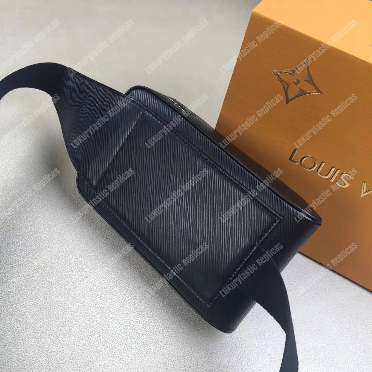 LV Geronimos Messenger Bag Epi Leather Noir