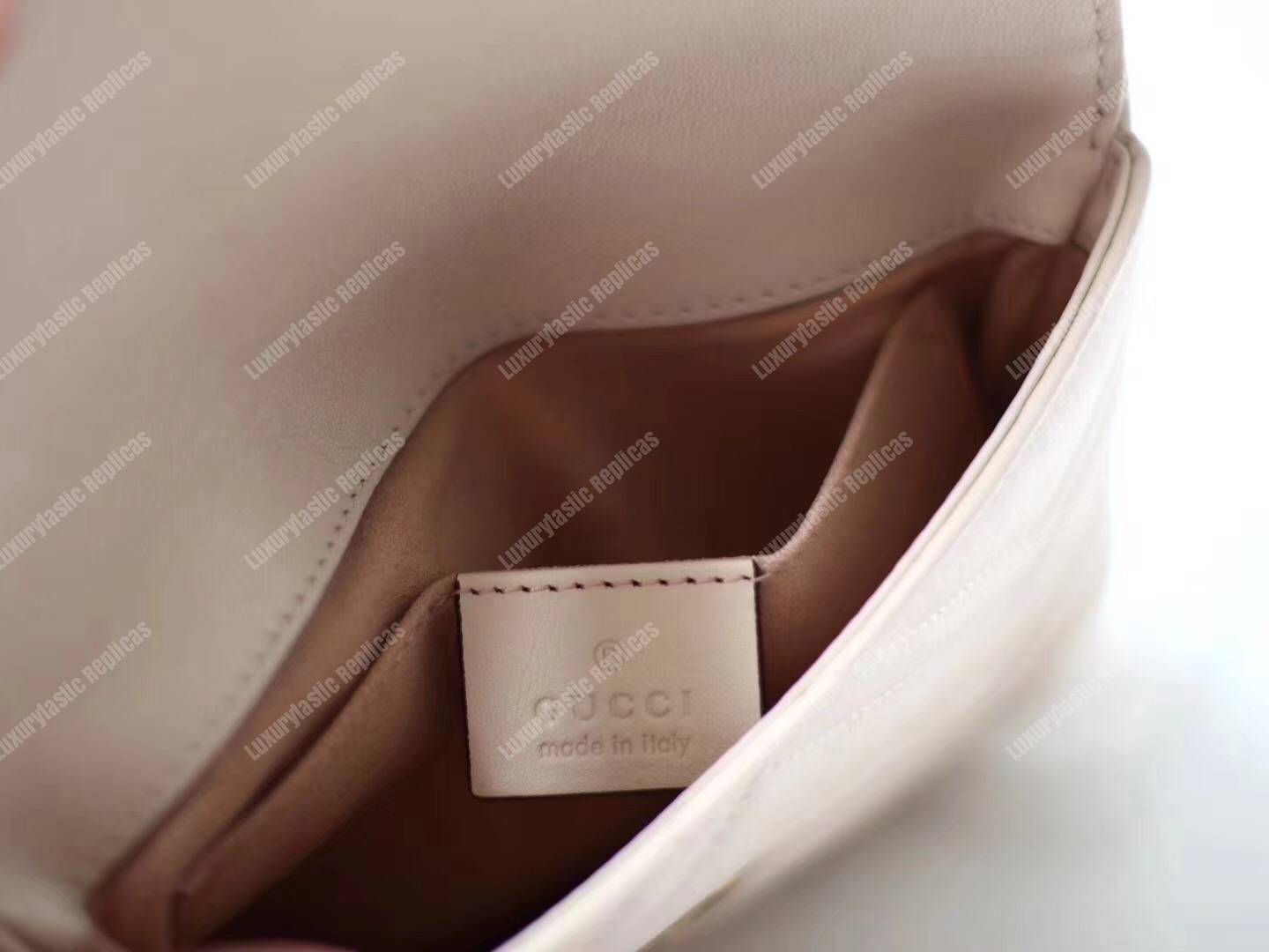 G*u*i gg marmont matelassé belt bag white