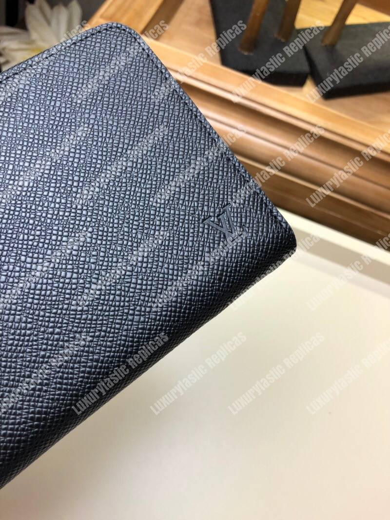 LV Zippy Organizer Taiga Leather