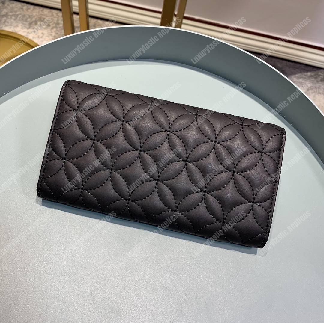 LV Capucines Wallet Noir