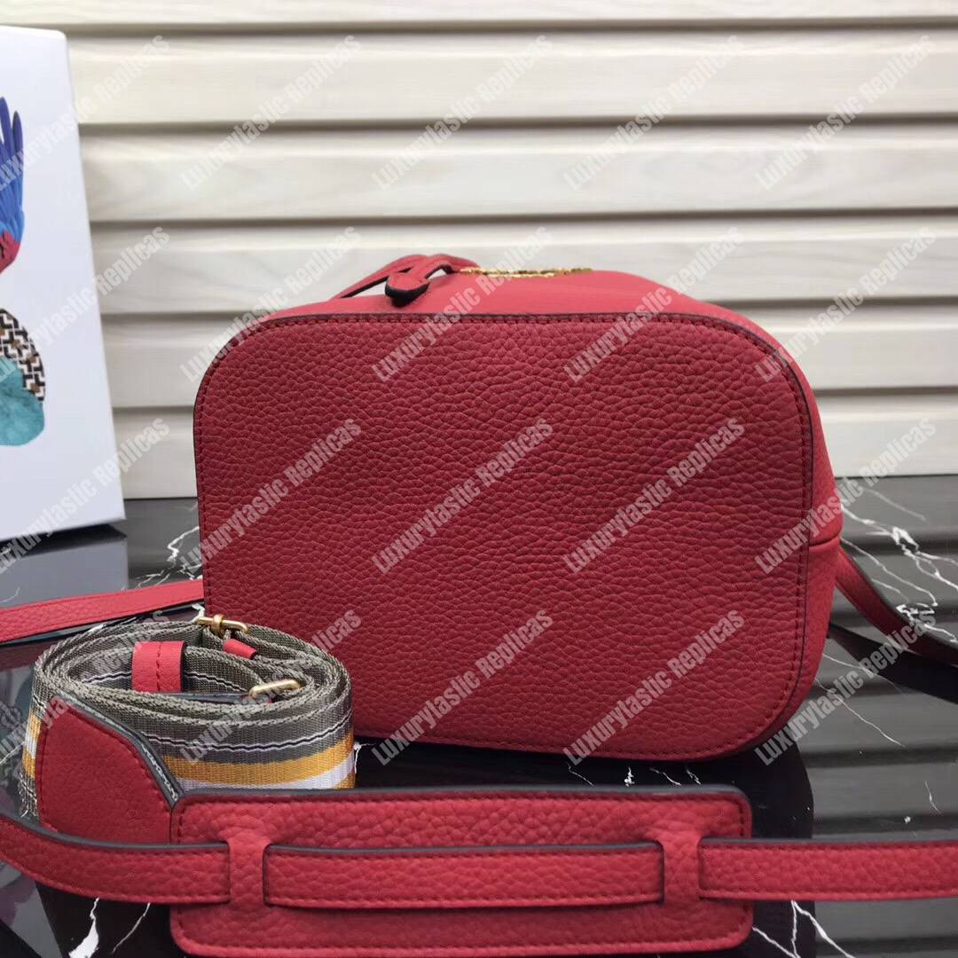 Pra*a leather bucket bag red