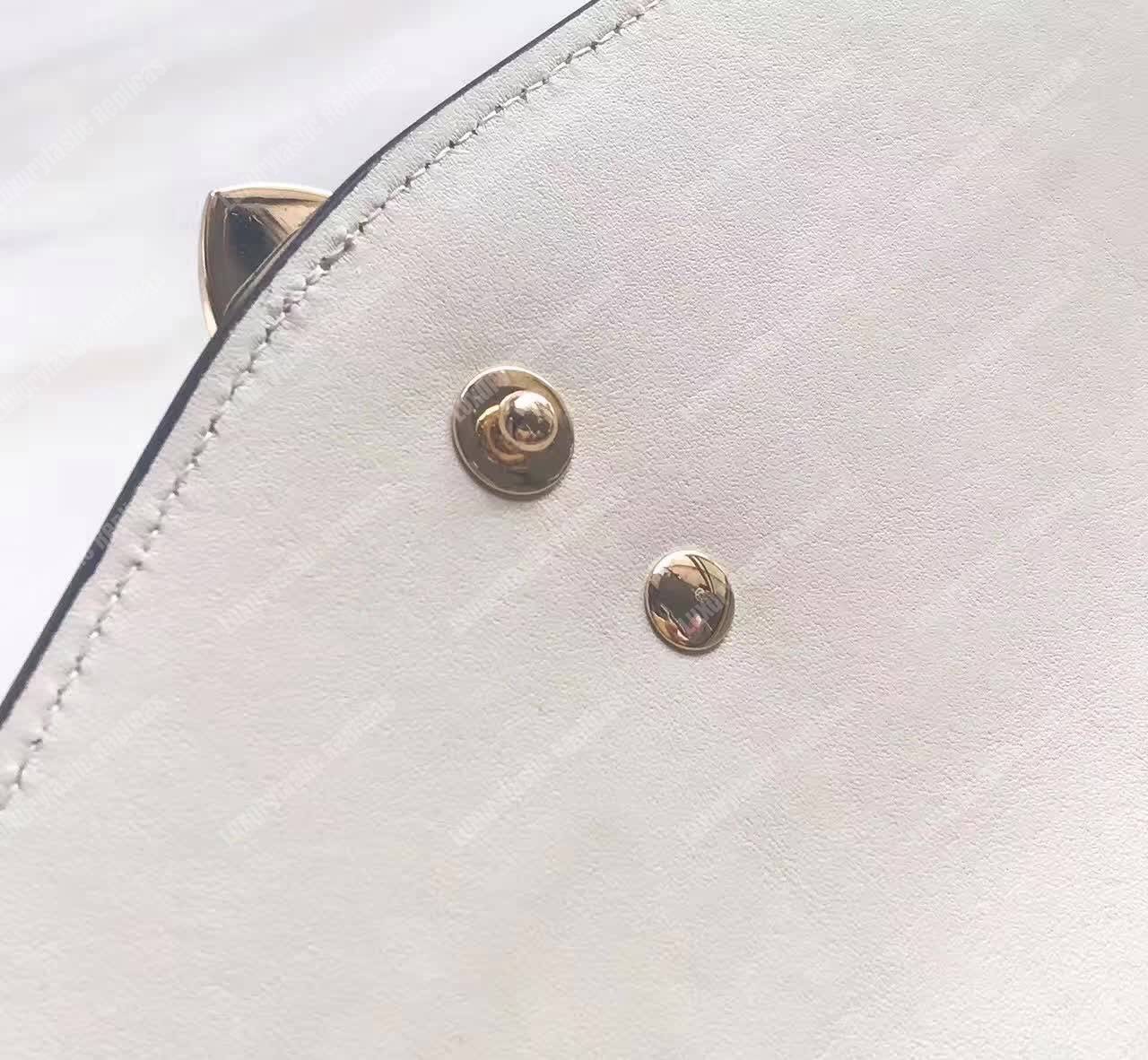 G*u*i sylvie leather continental wallet white