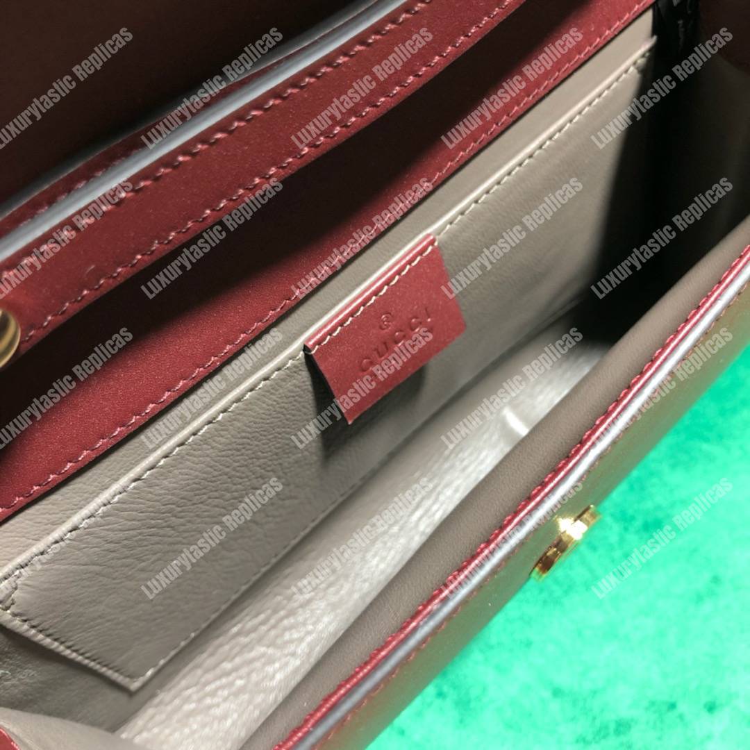 G*u*i zumi burgundy smooth leather small shoulder bag