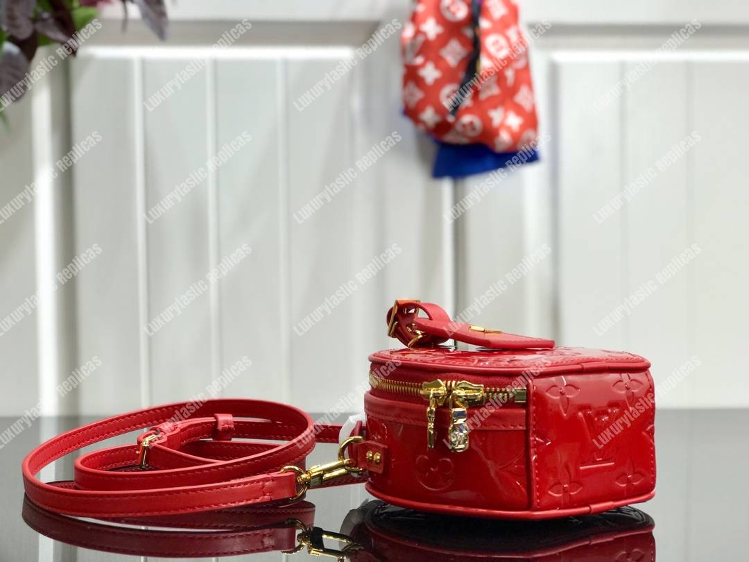 LV Mini Boîte Chapeau Rouge