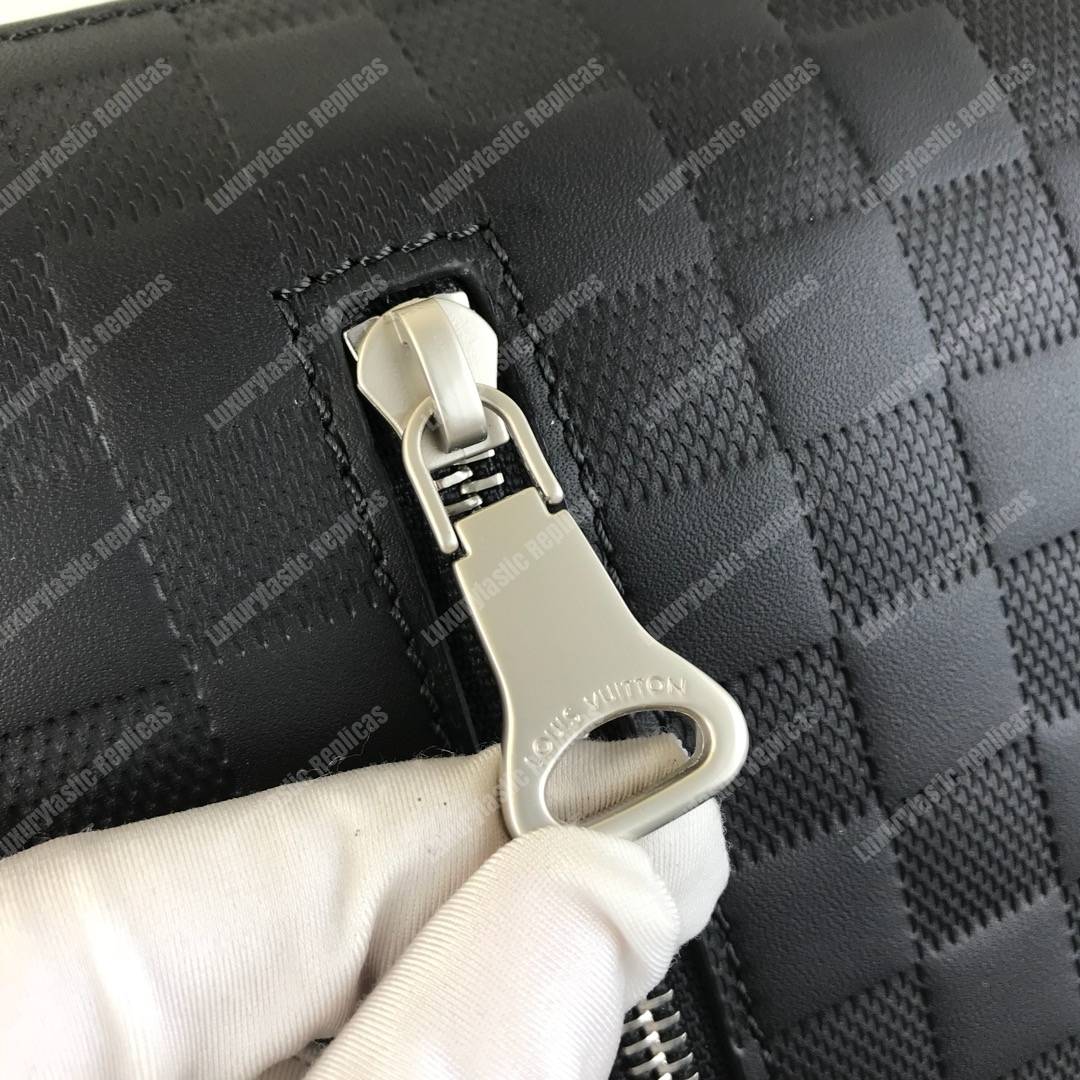 LV Discovery Messenger PM Damier Infini Leather Onyx