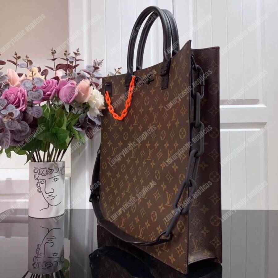 LV Sac Plat Monogram Solar Ray w/ Resin Chain