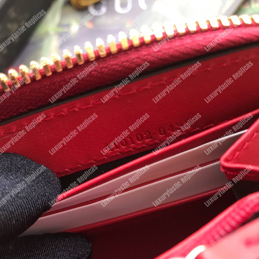 G*u*i signature zip around leather wallet red