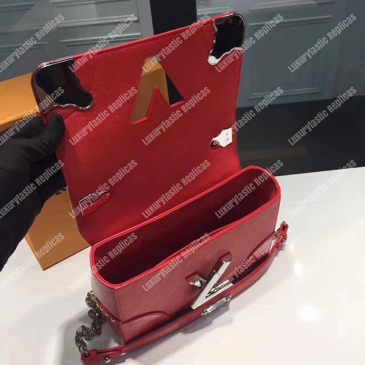 Twist MM Bag Epi Leather Red