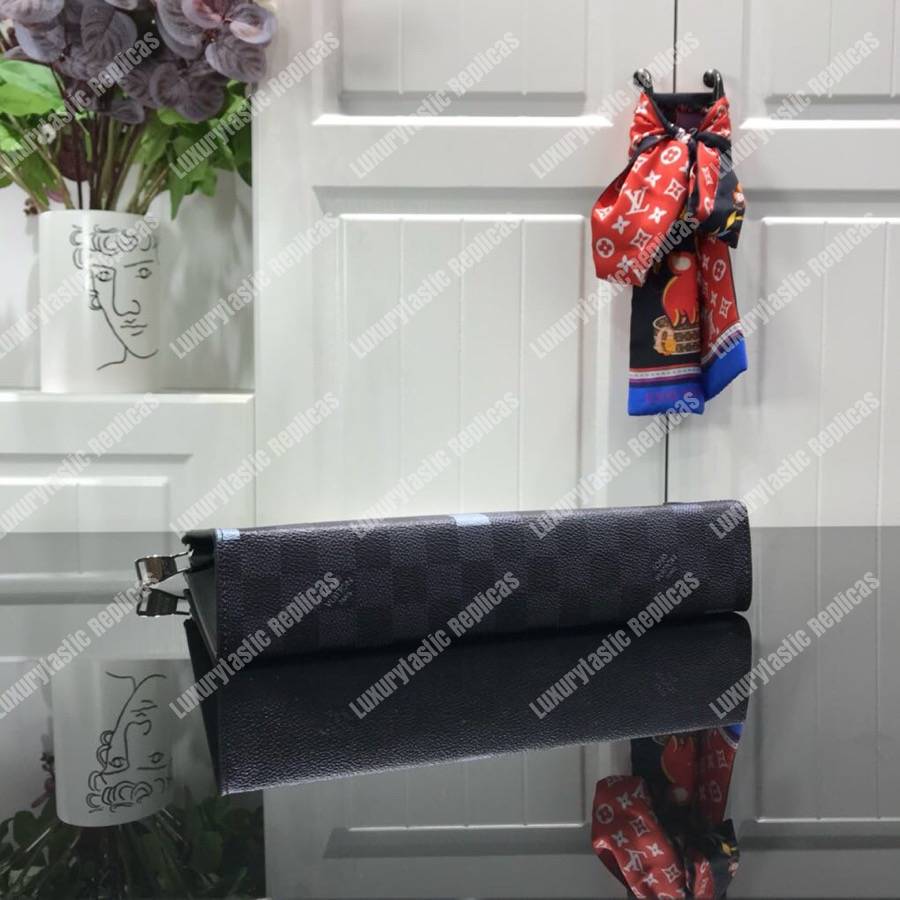 LV Pochette Voyage MM Damier Graphite Pixel