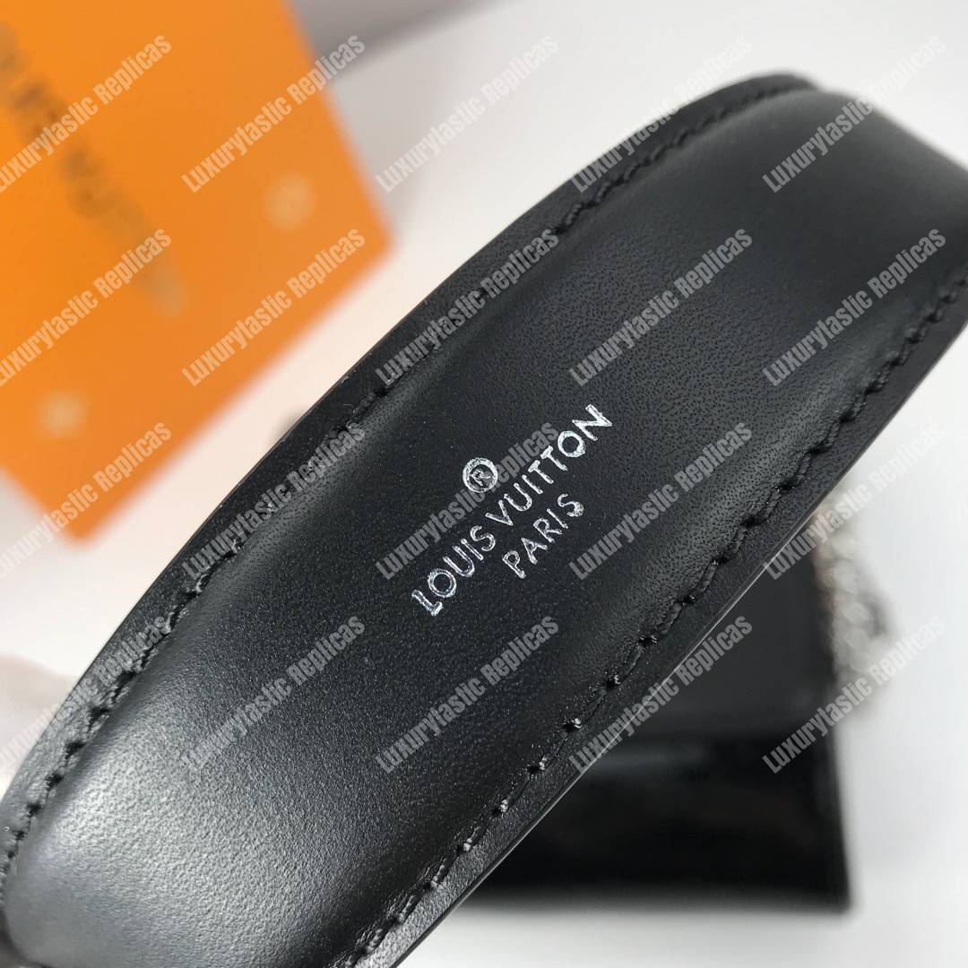 LV Pochette Twist Monogram Vernis Patent Leather Black