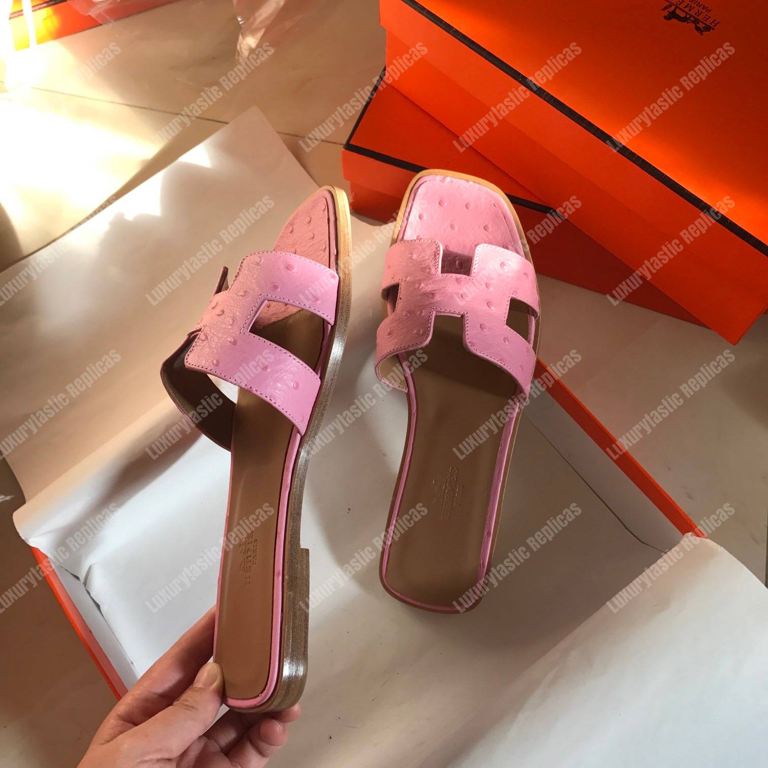 H**mes oran sandal ostrich leather pink