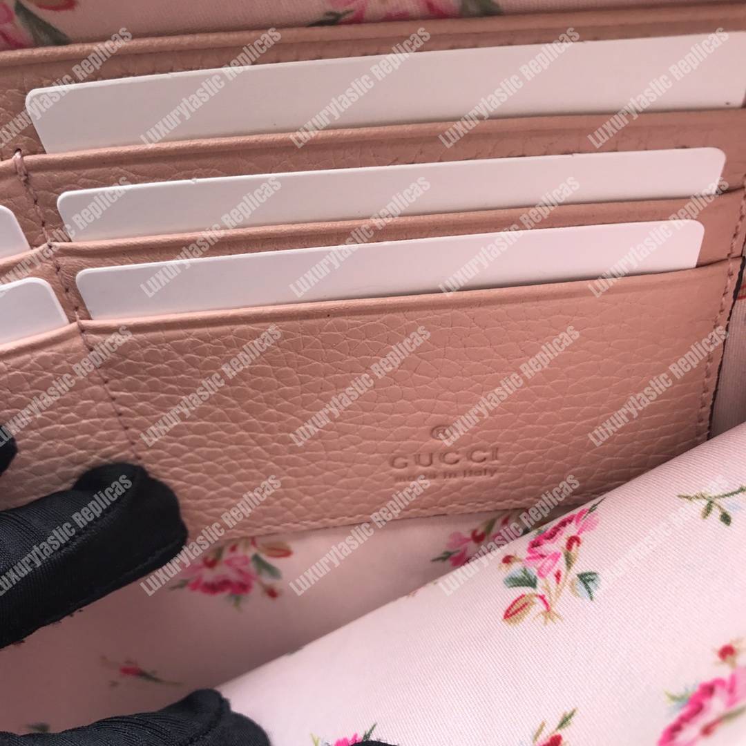 G*u*i leather pouch with bow white