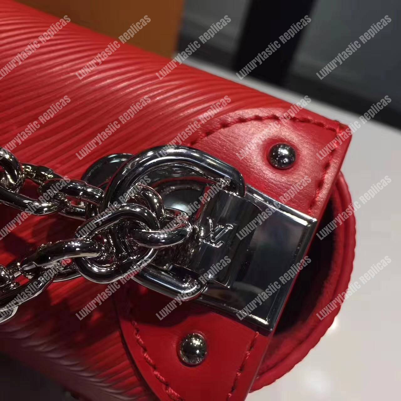 Twist MM Bag Epi Leather Red