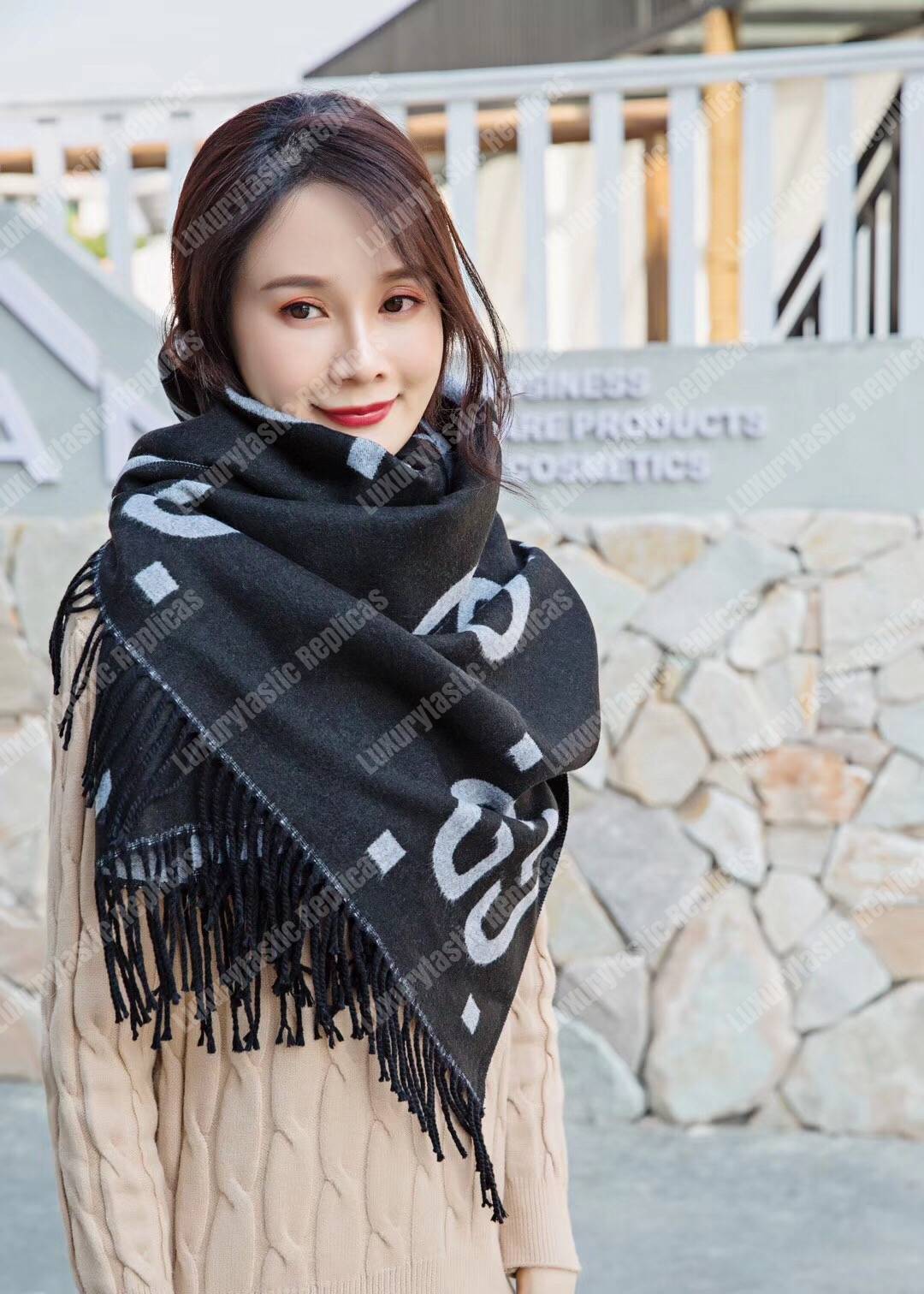 G*u*i gg jacquard wool silk scarf light grey & black