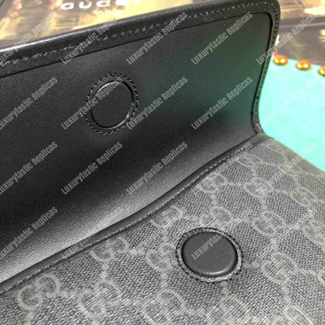 G*u*i gg sup*e black flap belt bag