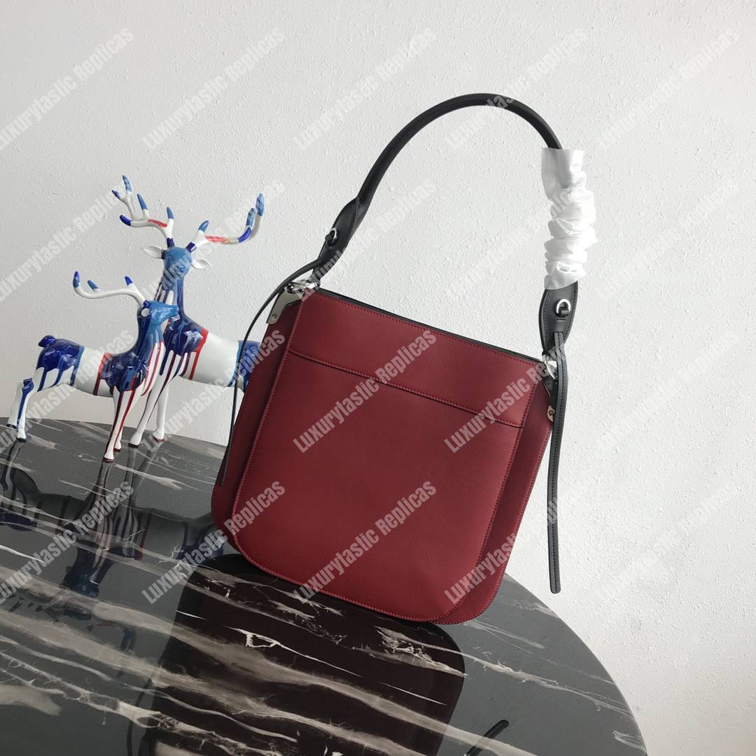 Pra*a margit leather shoulder bag red