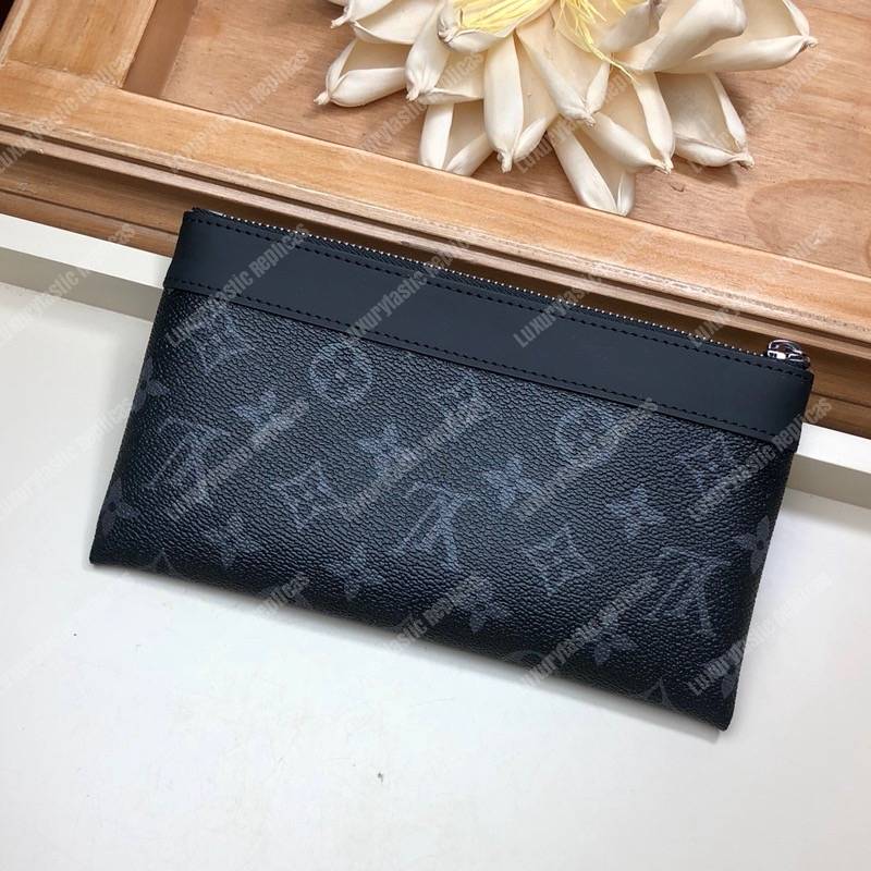 LV Discovery Pochette PM Monogram Eclipse Canvas