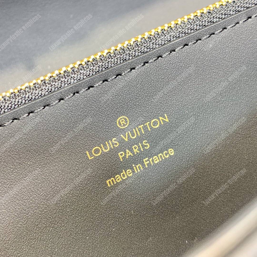 LV Capucines Wallet Noir