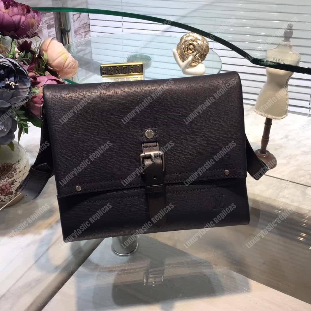 LV Canyon Messenger PM Utah Leather Bleu Marine