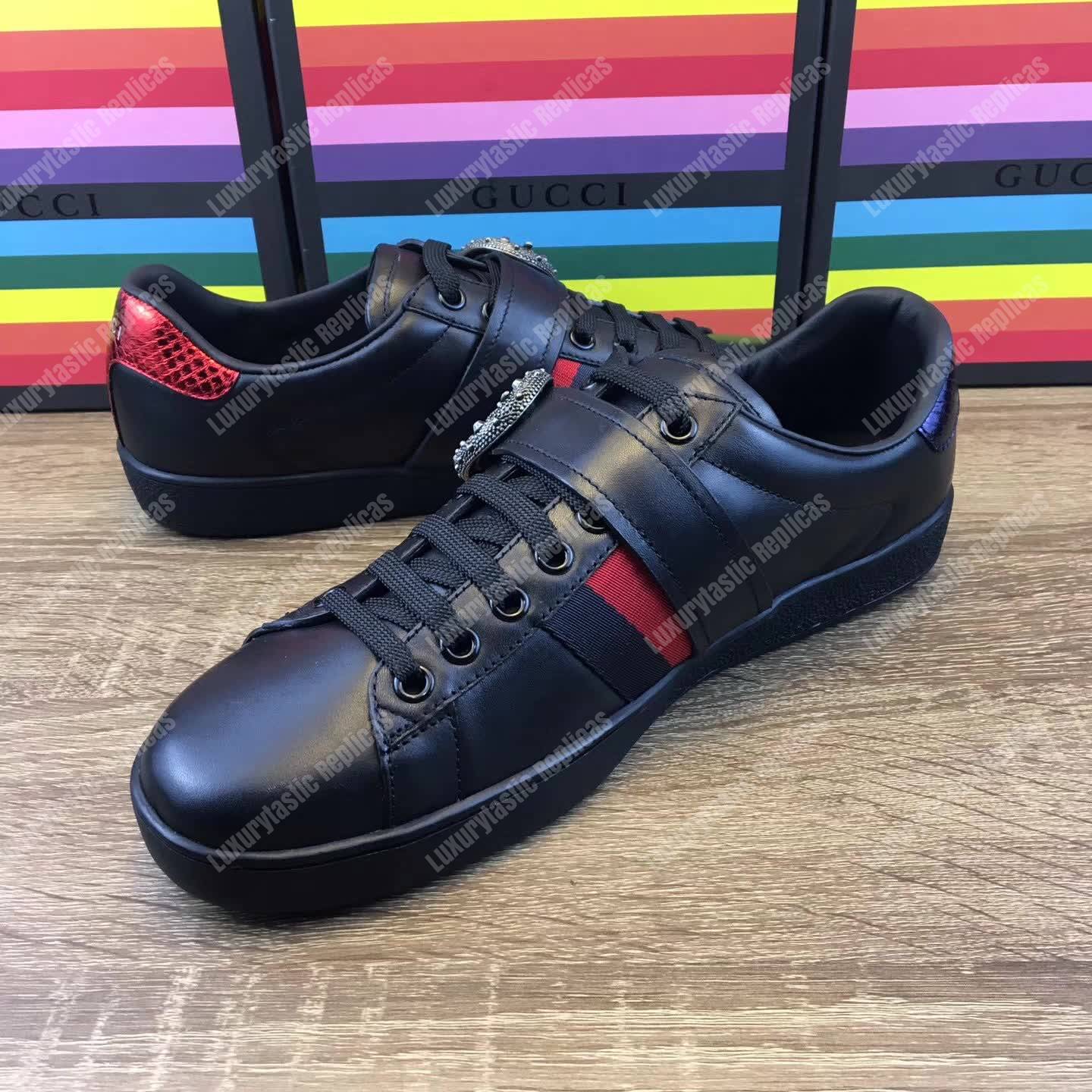 G*u*i ace dionysus buckle low top sneaker