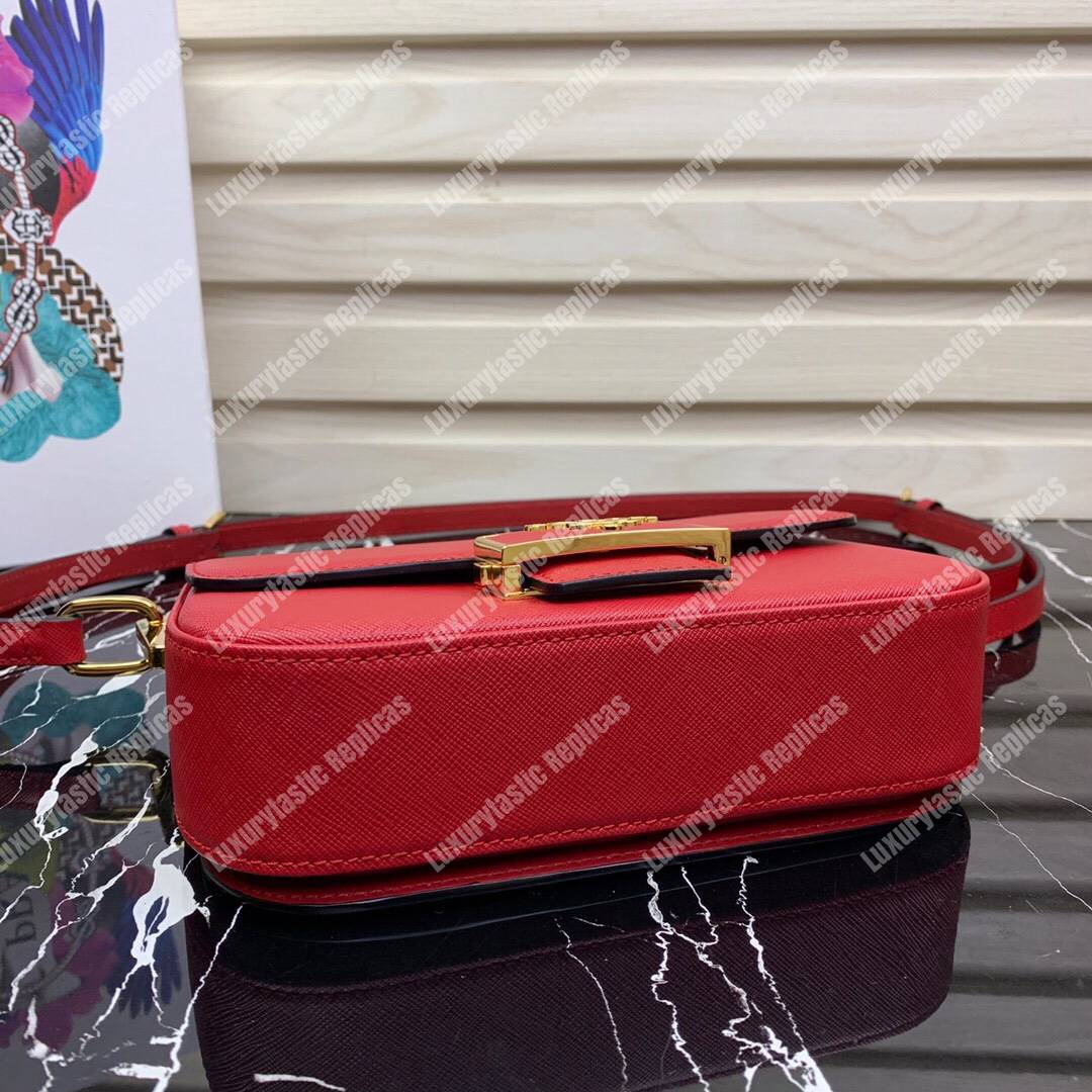 Pra*a emblème saffiano leather bag red