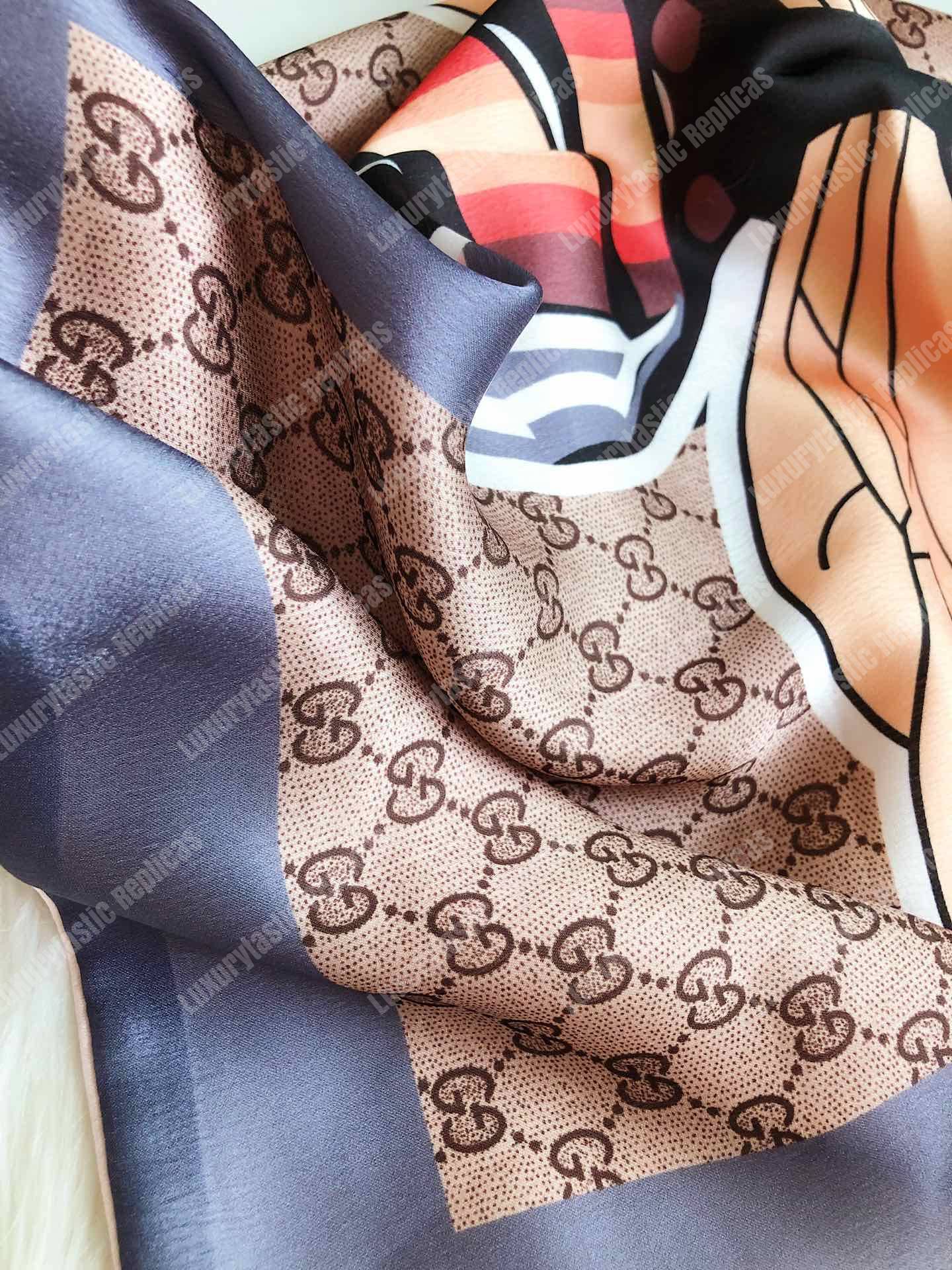 G*u*i bee print wool stole blue