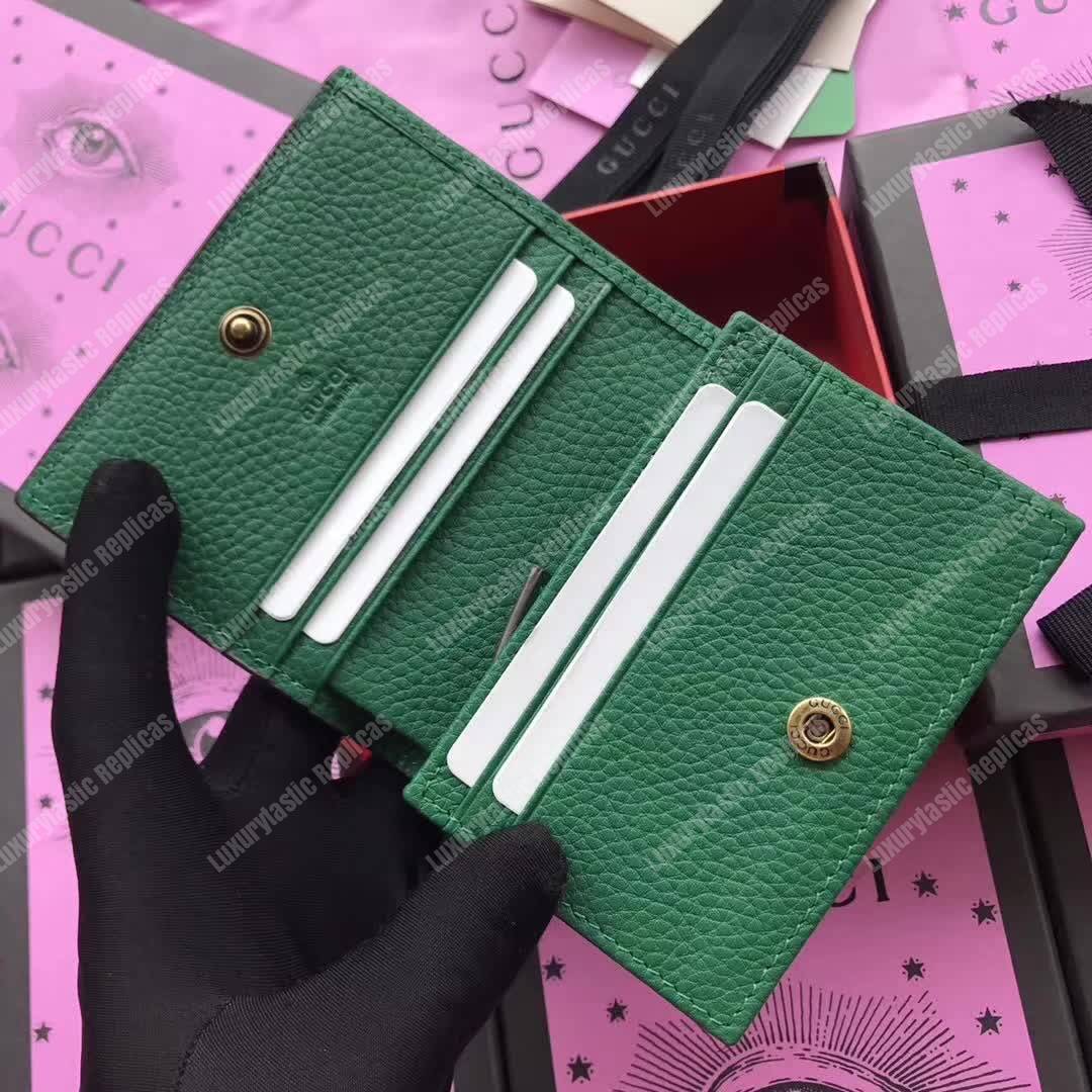 G*u*i animalier card case green with bee