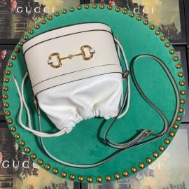 G*u*i 1955 horsebit bucket bag white