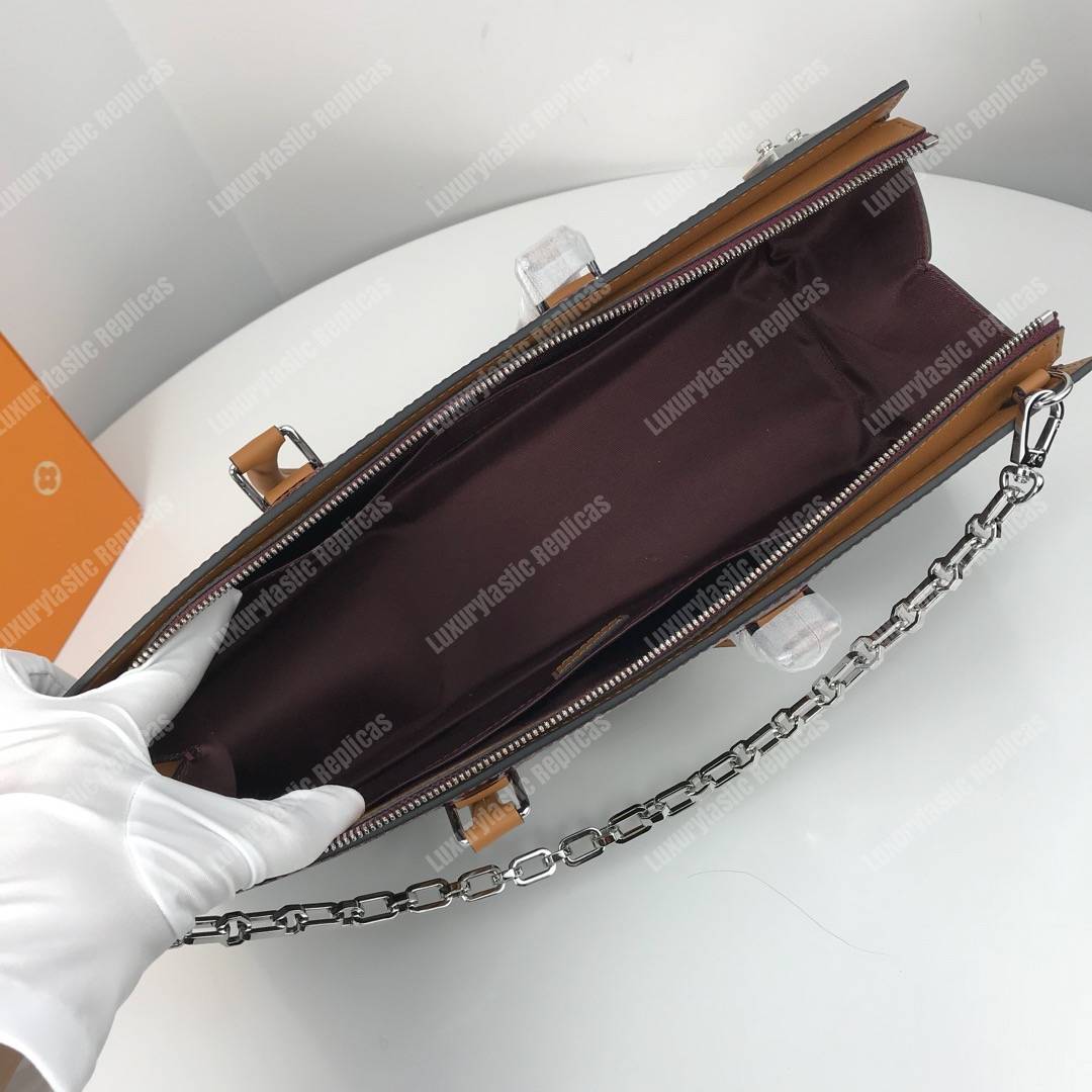 LV Monogram Vernis Sac Tricot Bag Amarante