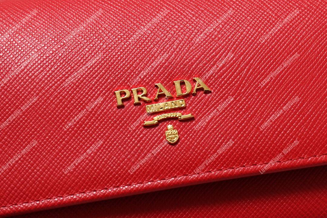 Pra*a leather wallet red