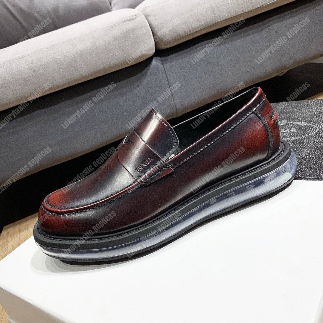 Pra*a leather loafer brown