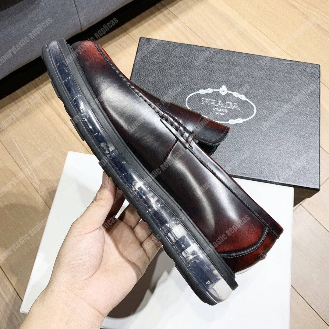 Pra*a leather loafer brown