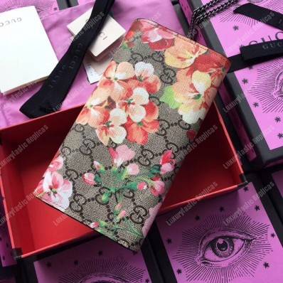 G*u*i gg blooms sup*e padlock continental wallet antique rose