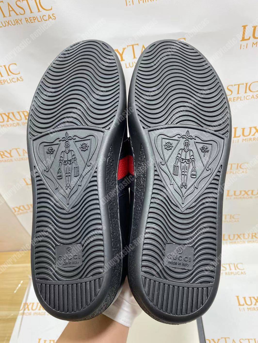 G*u*i ace embroidered tiger sneaker black