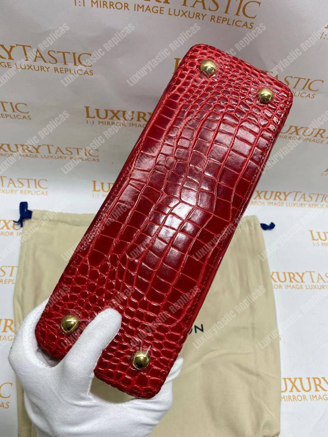 LV Capucines PM Crocodilien Mat Cerise