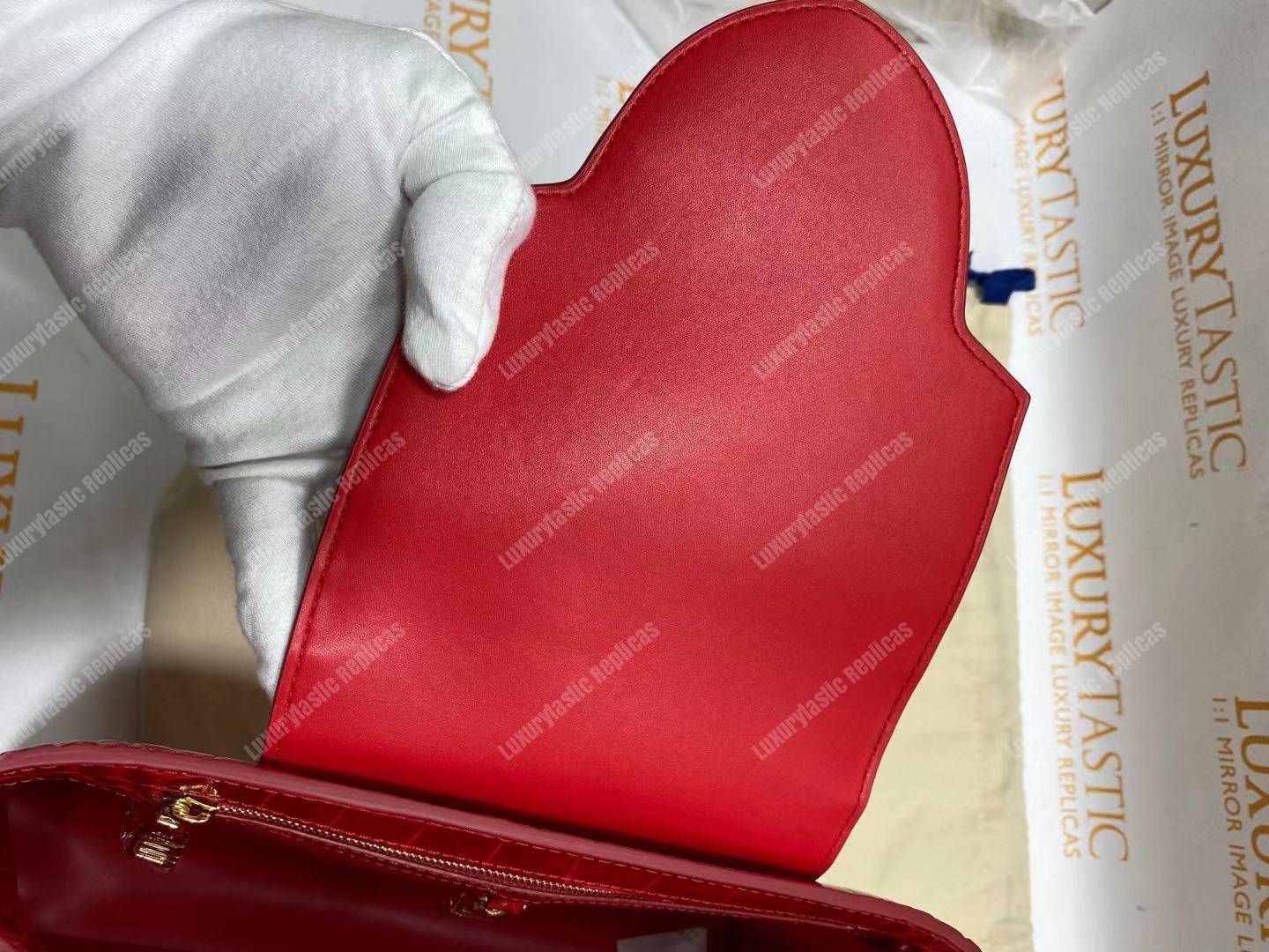 LV Capucines PM Crocodilien Mat Cerise