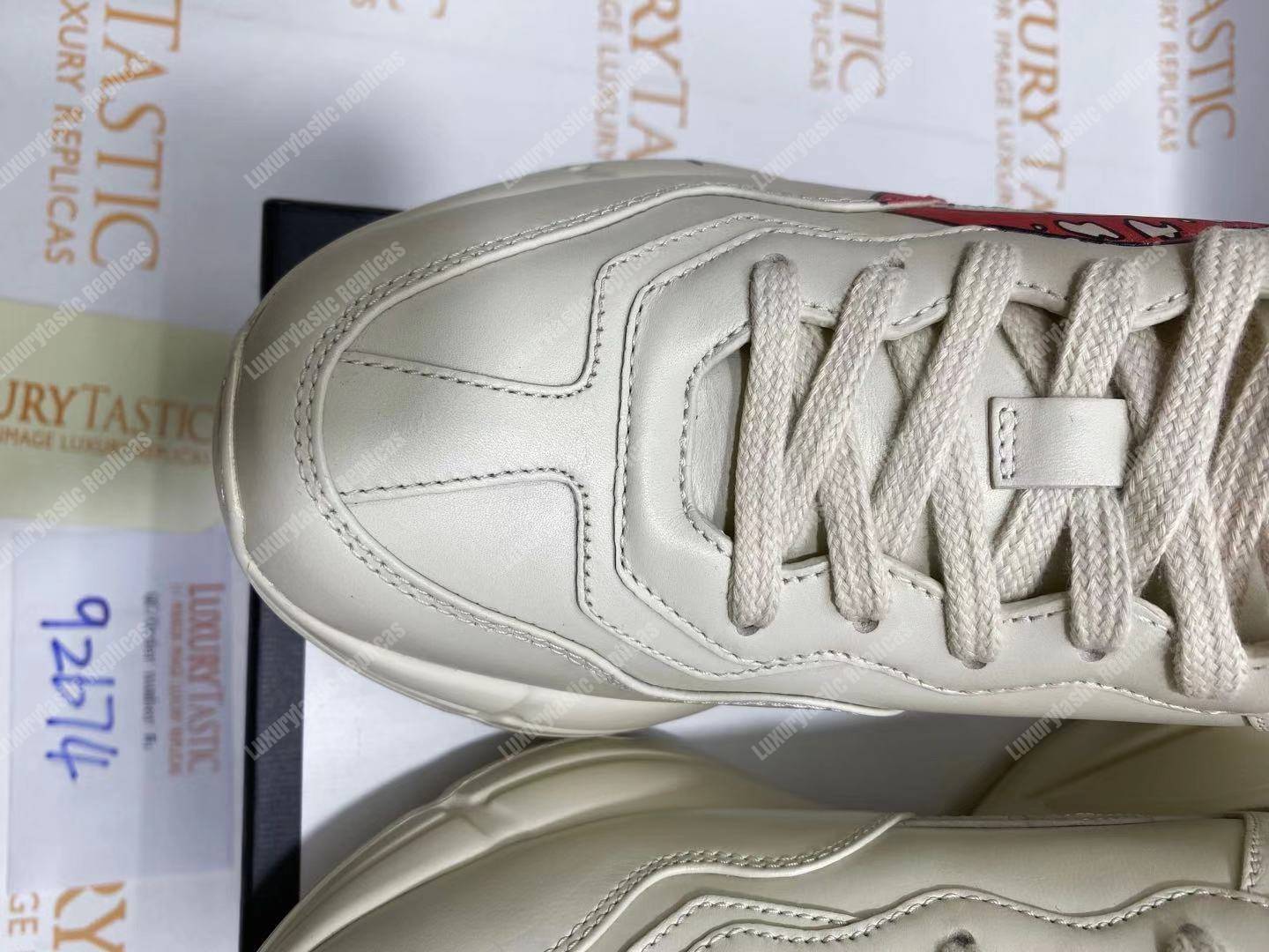 G*u*i rhyton sneaker with mouth print