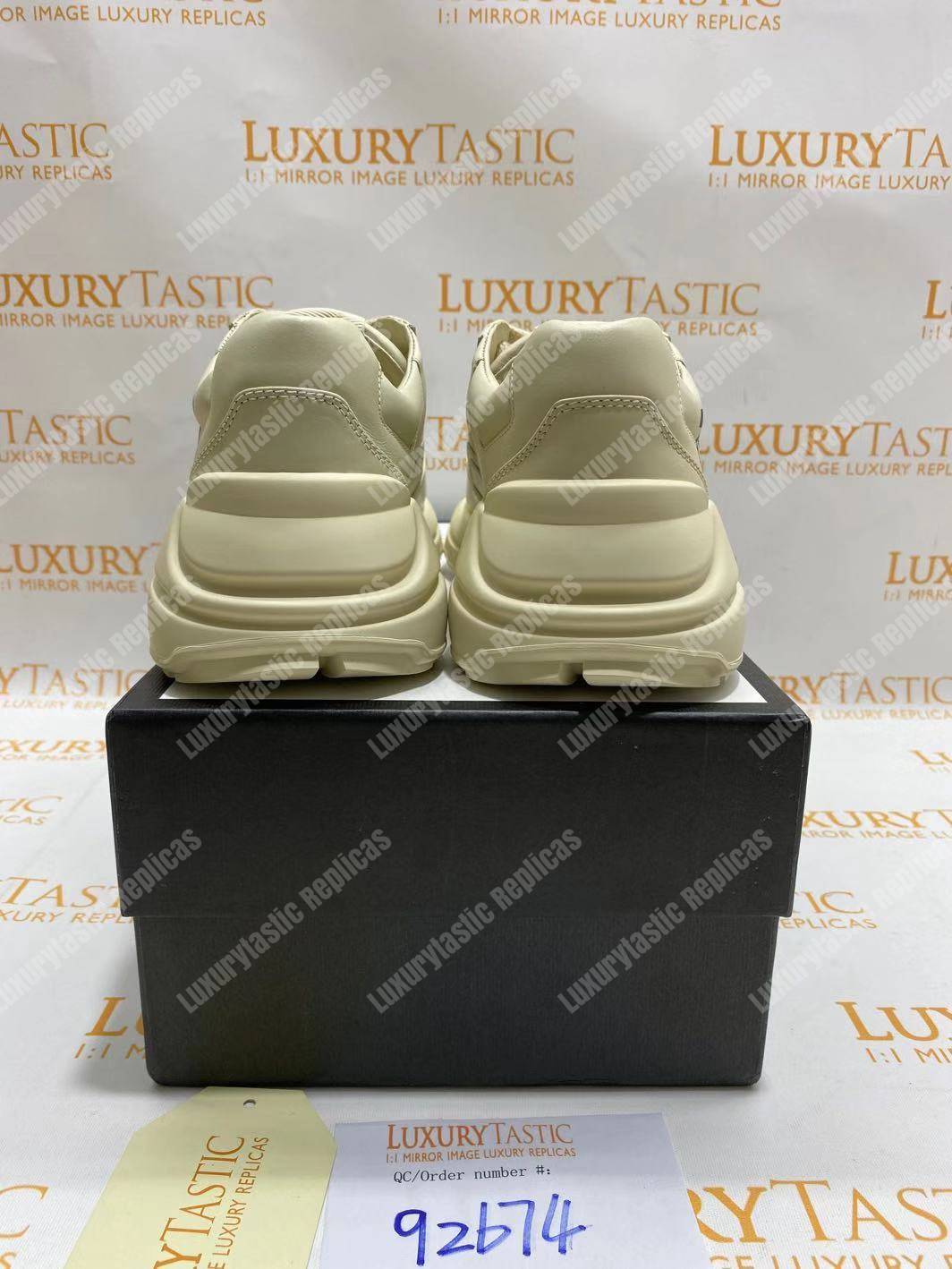 G*u*i rhyton sneaker with mouth print