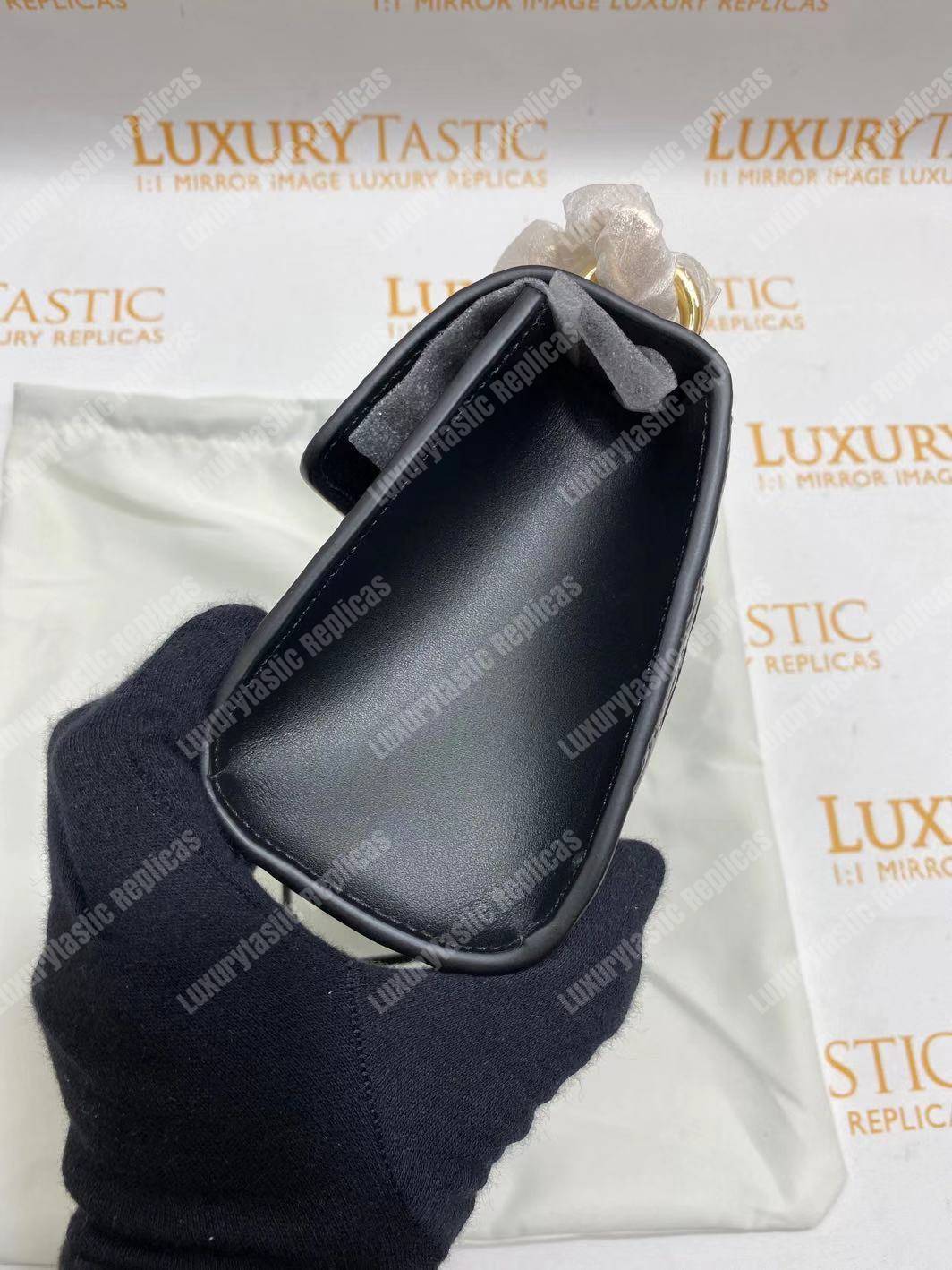 G*u*i padlock small signature shoulder bag black