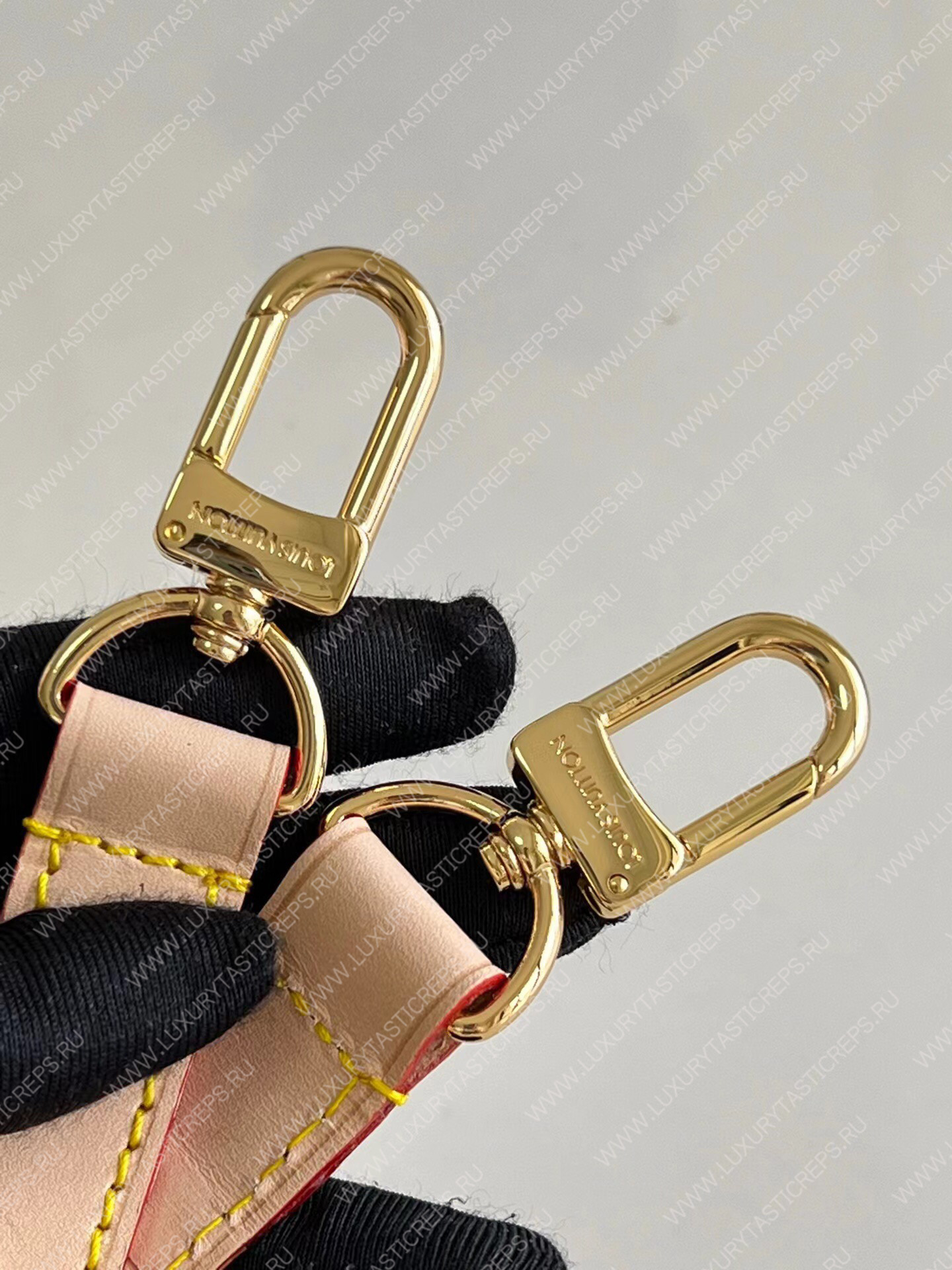 l**is V*t*n speedy bandouliÈre 25 beige m20919