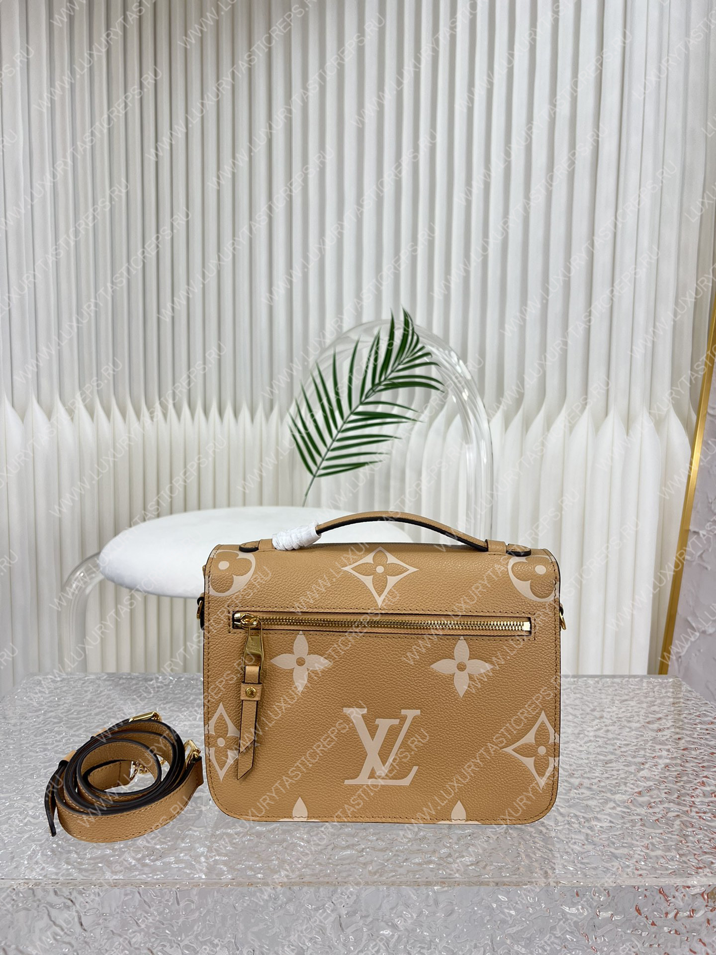 l**is V*t*n lv pochette mÉtis beige/cream m45809