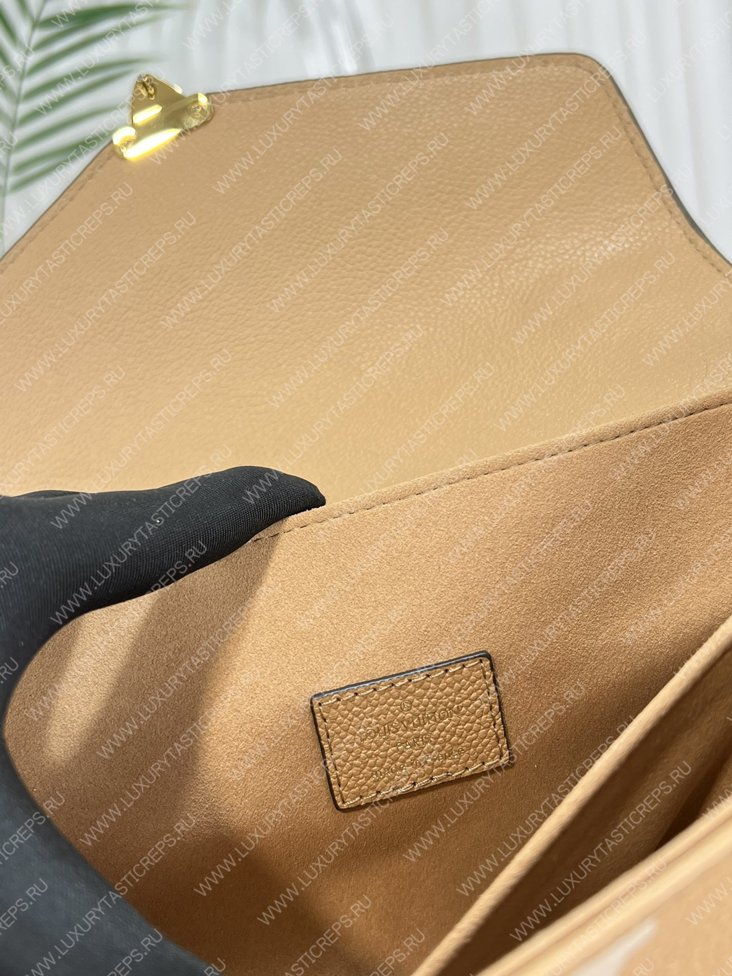 l**is V*t*n lv pochette mÉtis beige/cream m45809