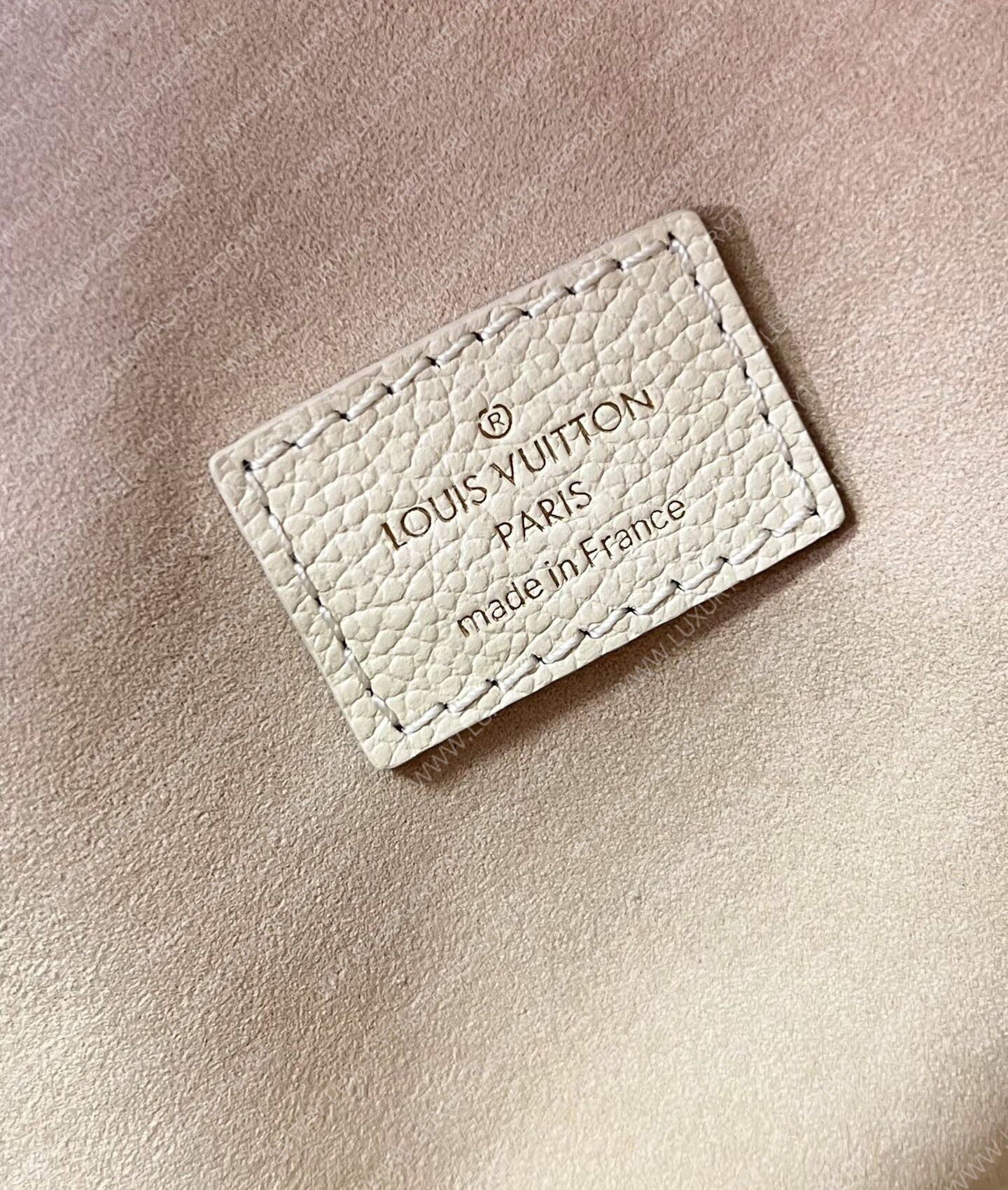 l**is V*t*n lv pochette mÉtis cream/pink m45809