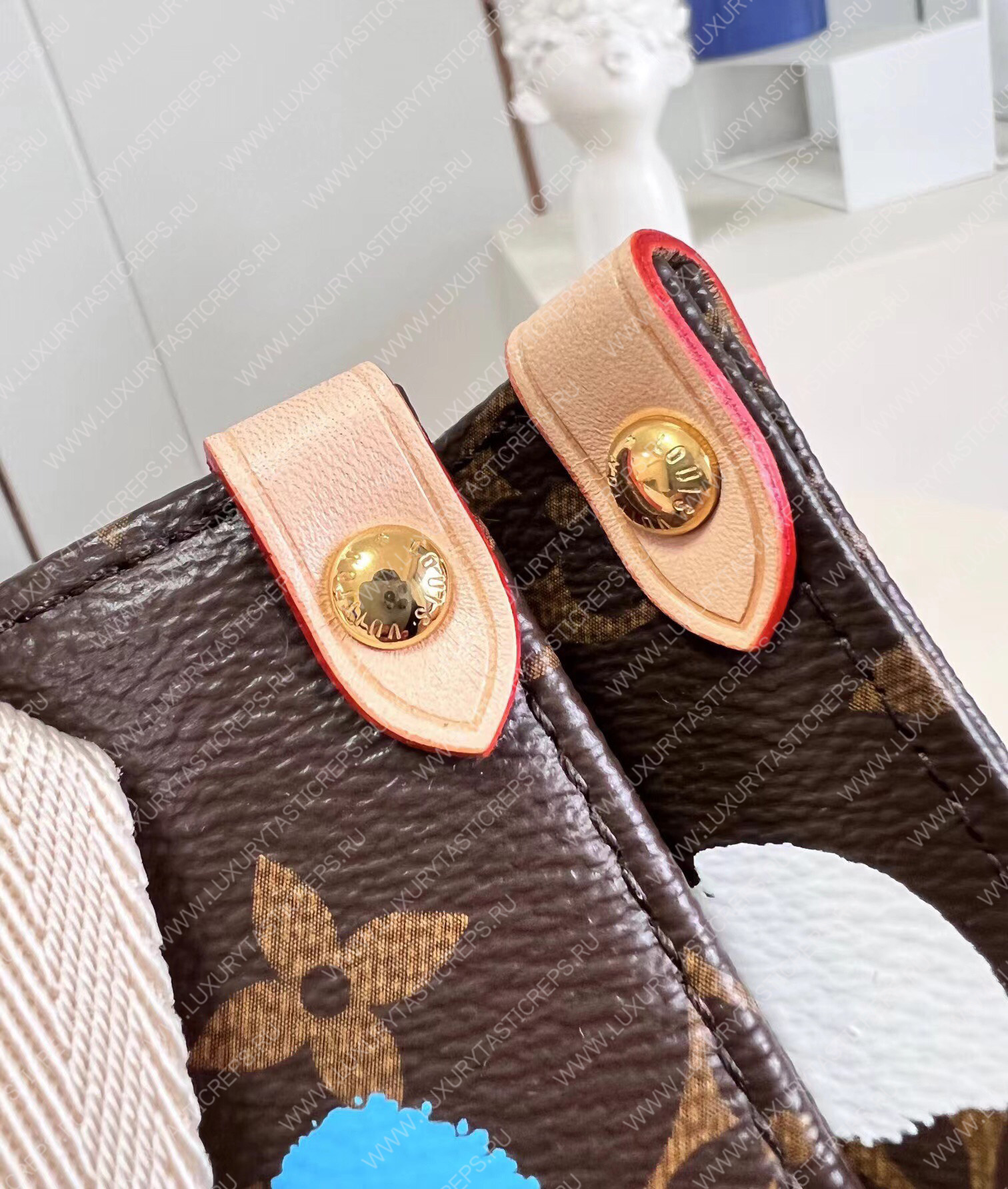 l**is V*t*n lv x yk onthego pm brown m46380