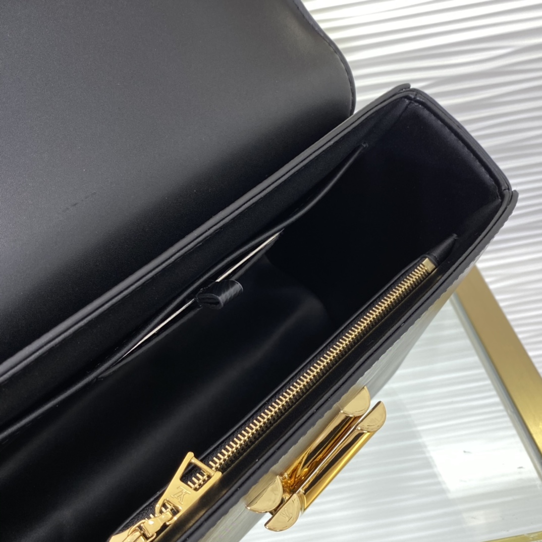 l**is V*t*n twist mm black m20680